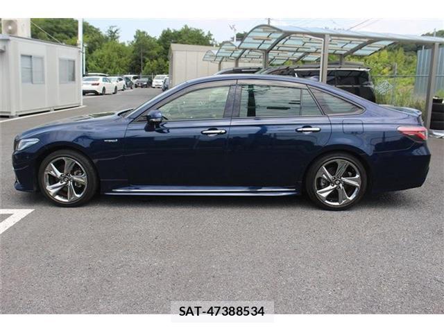 Toyota CROWN 2019-09 8221922-11