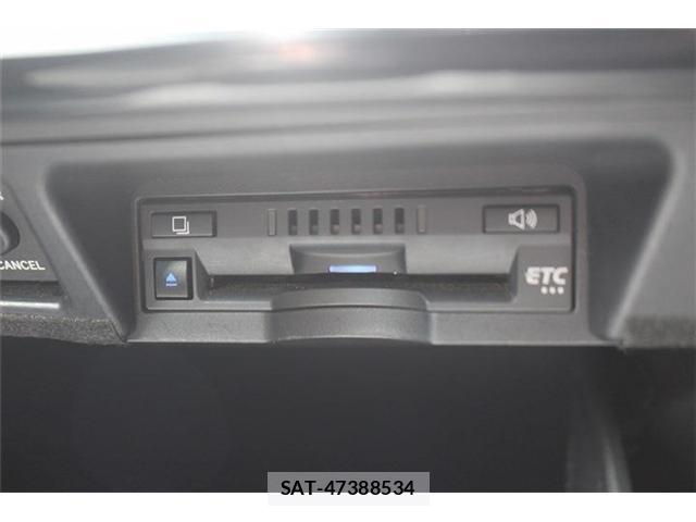 Toyota CROWN 2019-09 8221922-2