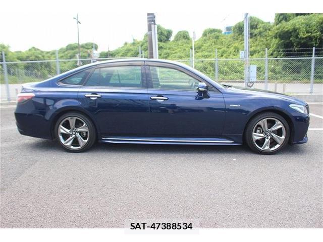 Toyota CROWN 2019-09 8221922-7