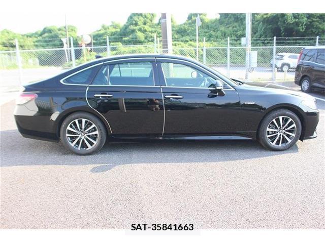 Toyota CROWN 2020-06 8221923-7