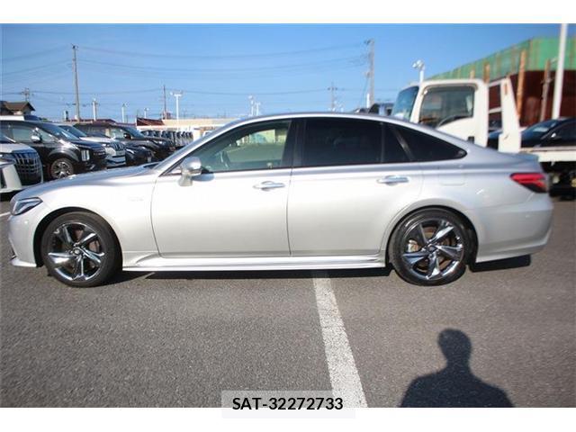 Toyota CROWN 2018-10 8222089-8