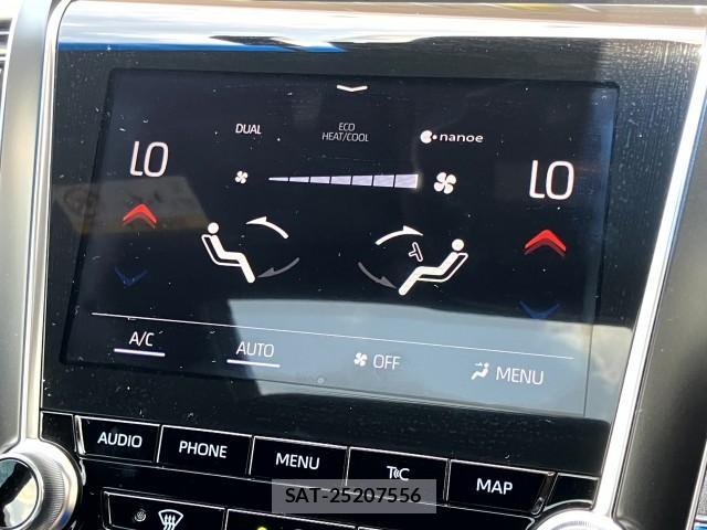 Toyota CROWN 2018-08 8222174-12