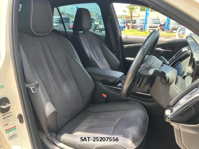 Toyota CROWN 2018-08 8222174-15