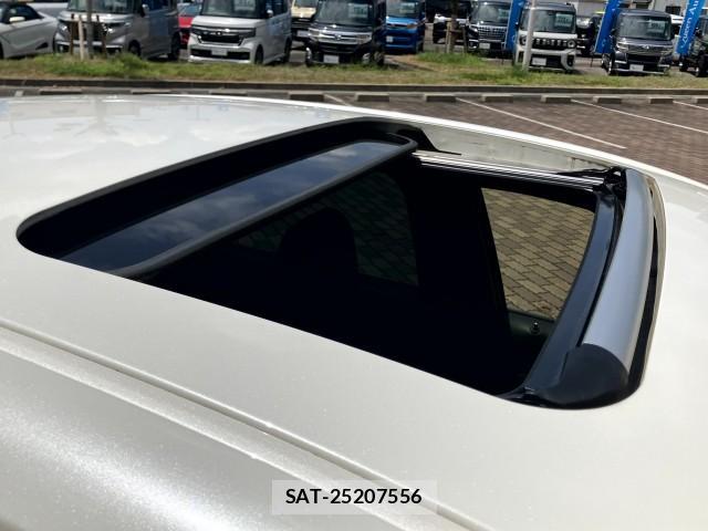 Toyota CROWN 2018-08 8222174-6