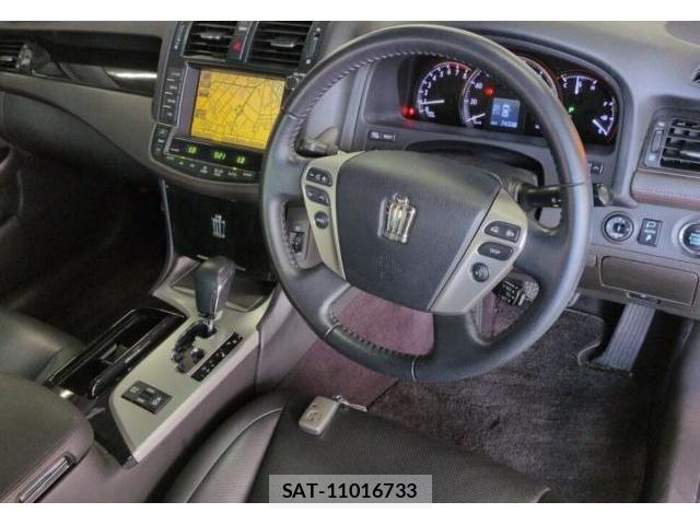 Toyota CROWN 2010-06 8222554-5