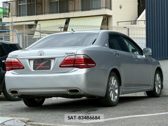 Toyota CROWN 2011-10 8223200-1