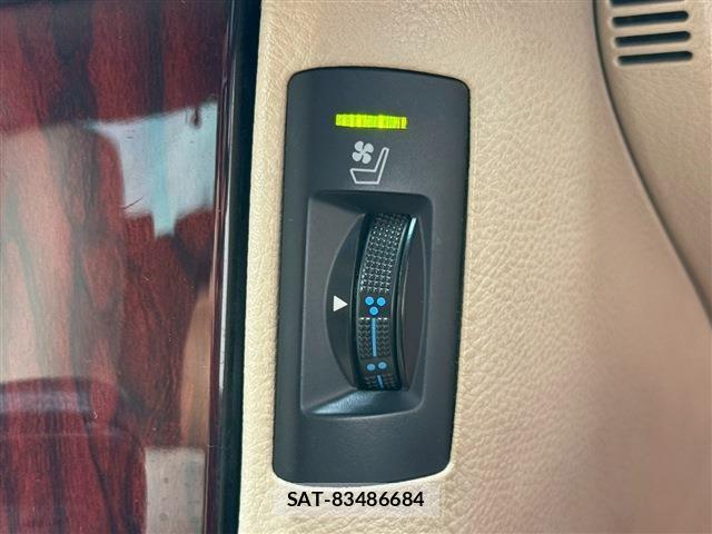 Toyota CROWN 2011-10 8223200-15