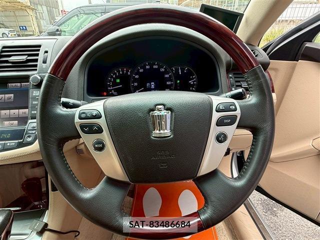Toyota CROWN 2011-10 8223200-7