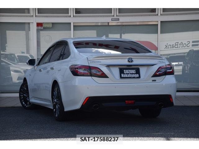 Toyota CROWN 2019-09 8223213-1