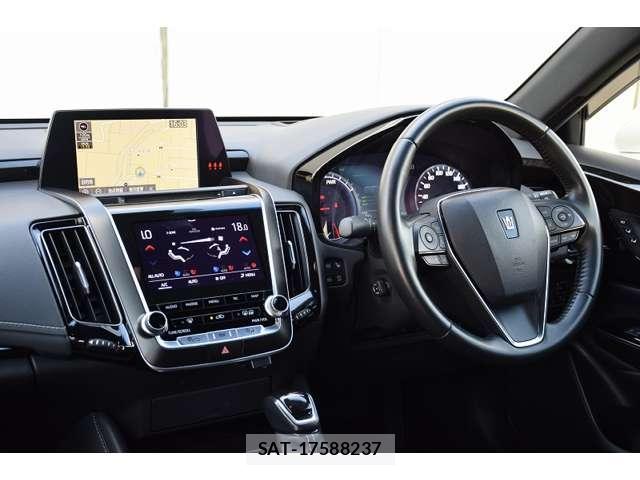 Toyota CROWN 2019-09 8223213-18