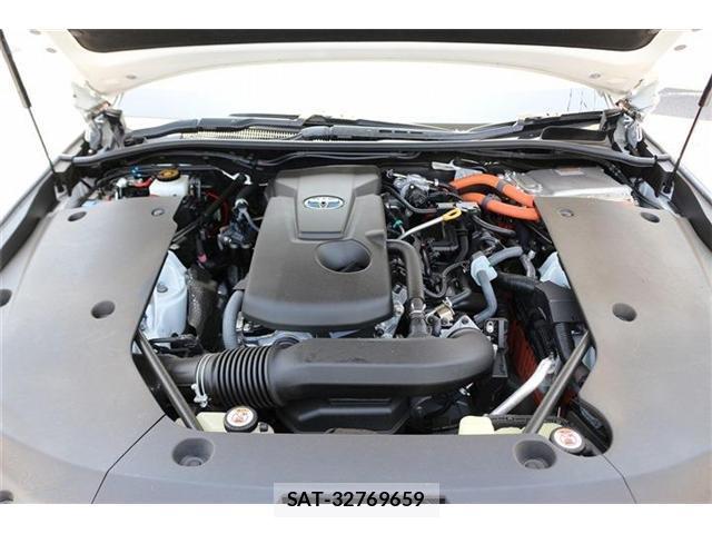 Toyota CROWN 2018-08 8223734-19