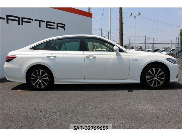 Toyota CROWN 2018-08 8223734-8
