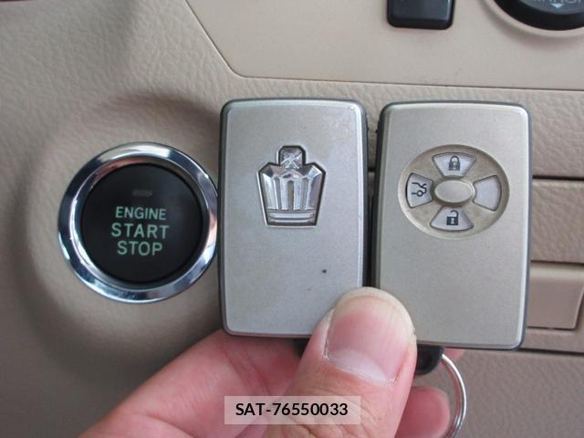 Toyota CROWN 2008-01 8224183-2