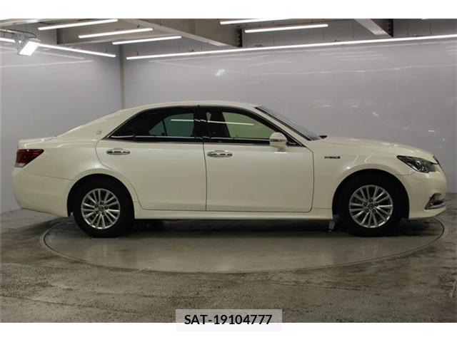 Toyota CROWN 2015-11 8224210-4