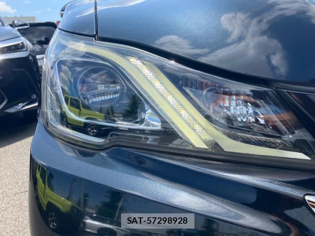 Toyota CROWN 2016-03 8224383-2