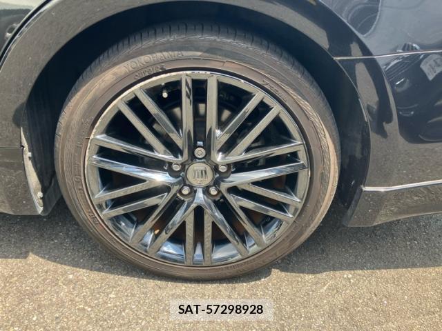 Toyota CROWN 2016-03 8224383-6