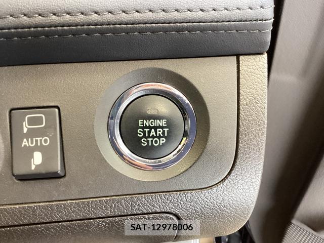 Toyota CROWN 2010-01 8224556-12