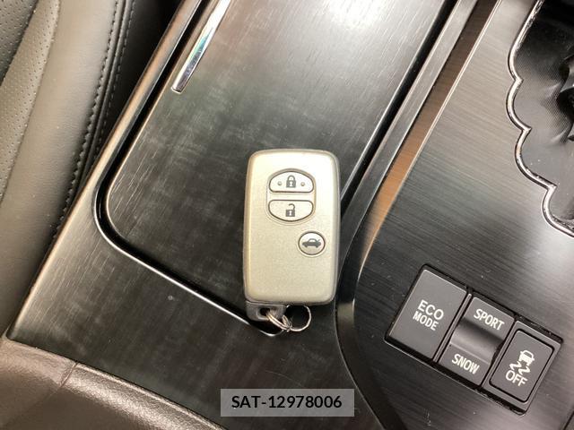 Toyota CROWN 2010-01 8224556-13
