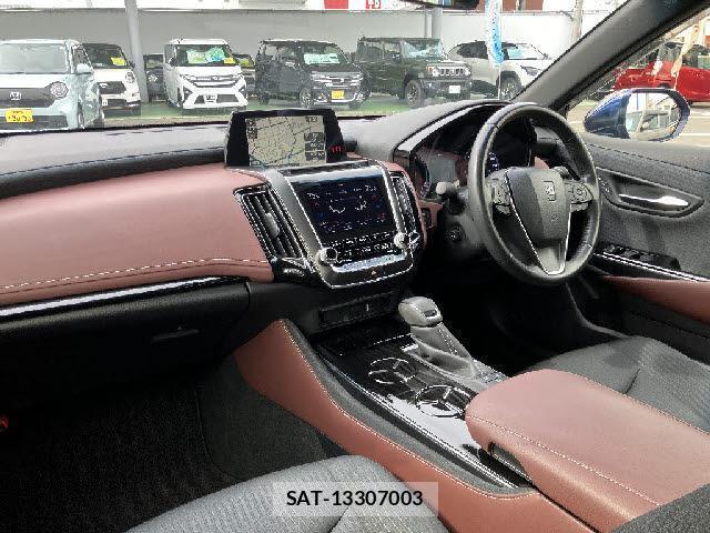 Toyota CROWN 2018-12 8224787-5
