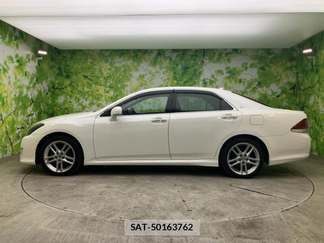 Toyota CROWN 2012-01 8225252-1