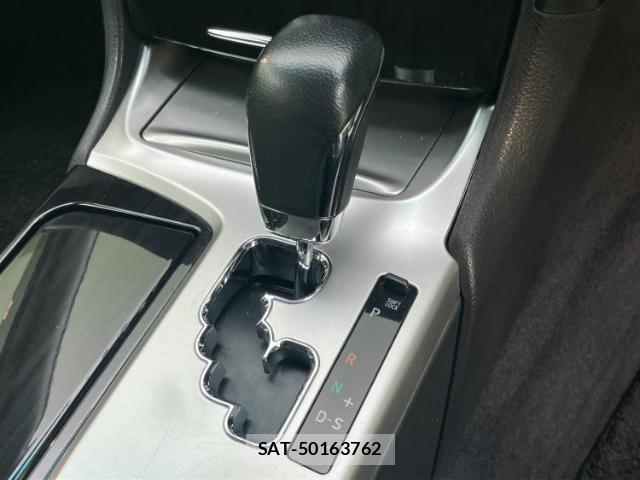 Toyota CROWN 2012-01 8225252-17