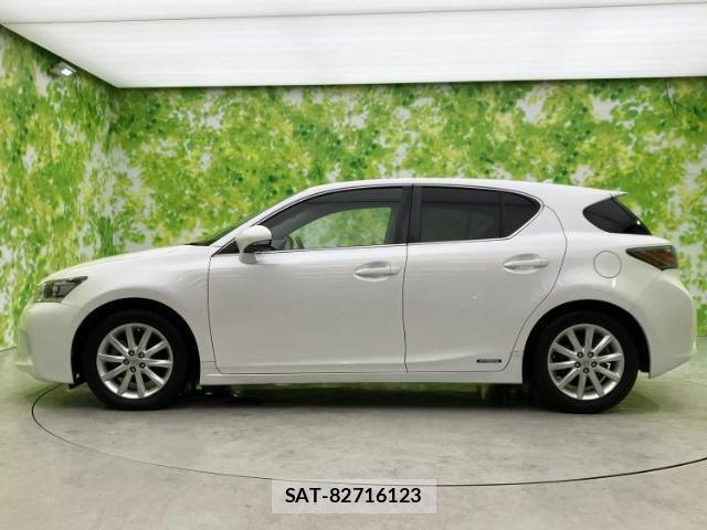 Lexus CT 2011-08 8216098-1