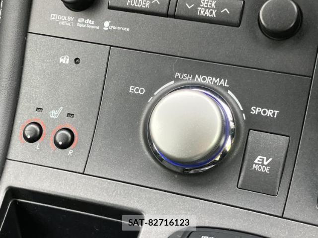 Lexus CT 2011-08 8216098-14
