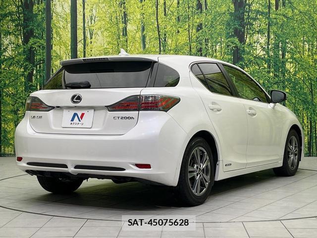 Lexus CT 2011-09 8216270-16