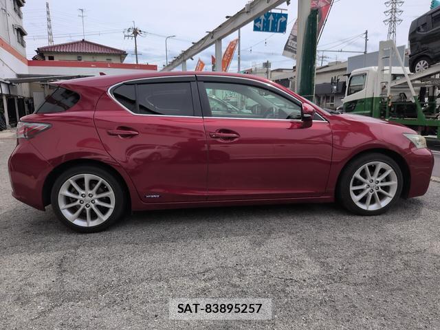 Lexus CT 2011-08 8218731-3