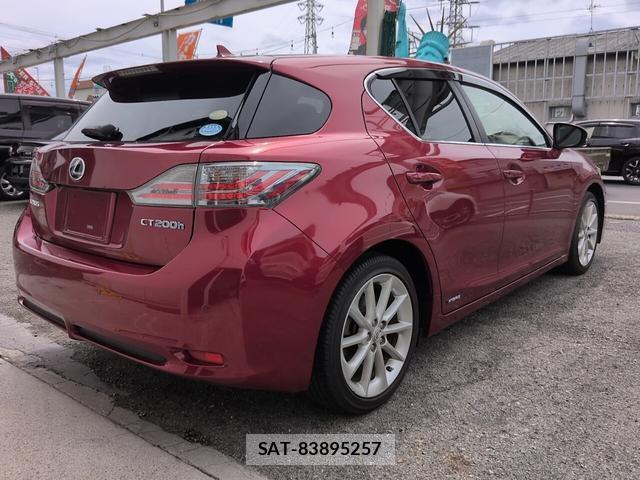Lexus CT 2011-08 8218731-7