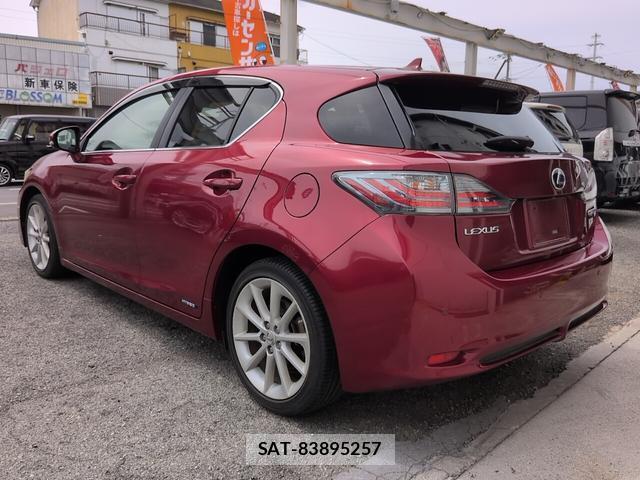 Lexus CT 2011-08 8218731-8