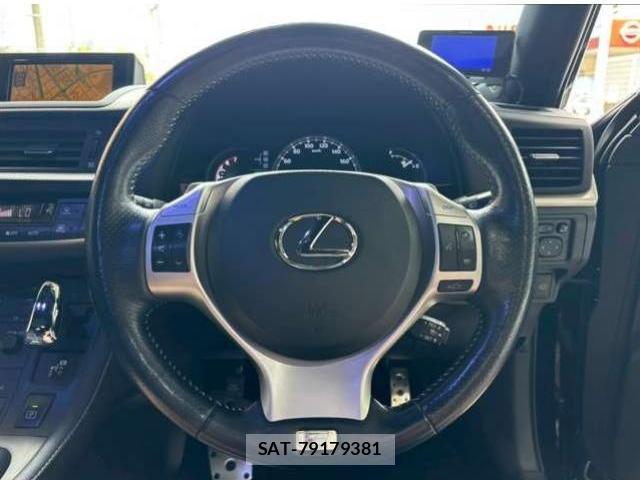 Lexus CT 2011-09 8222767-11