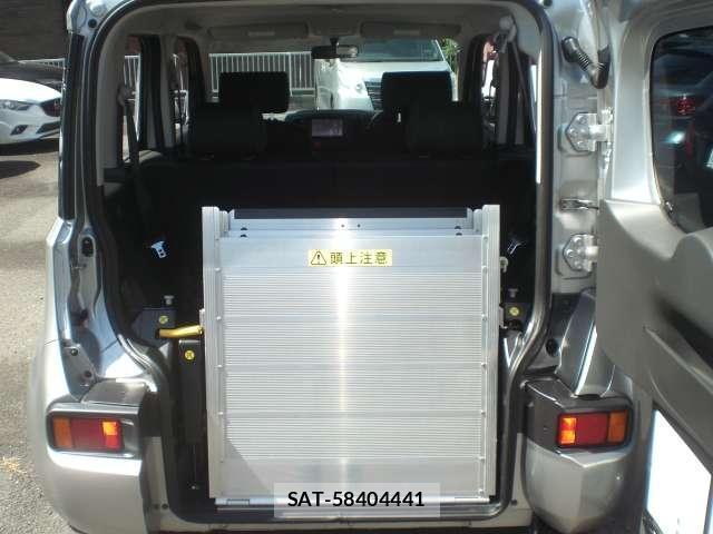 Nissan CUBE 2012-05 8217110-11