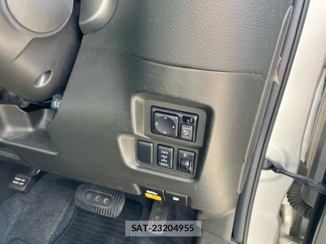 Nissan CUBE 2013-05 8219806-18