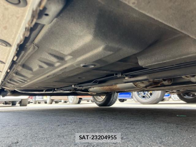 Nissan CUBE 2013-05 8219806-3