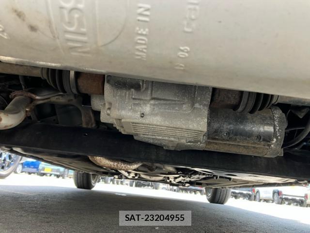 Nissan CUBE 2013-05 8219806-9