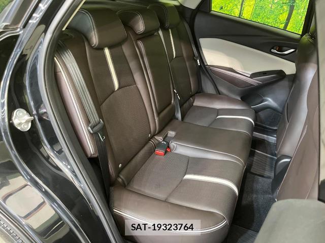 Mazda CX-3 2018-09 8216185-8