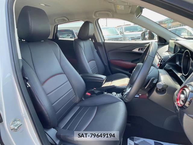 Mazda CX-3 2017-06 8216355-8