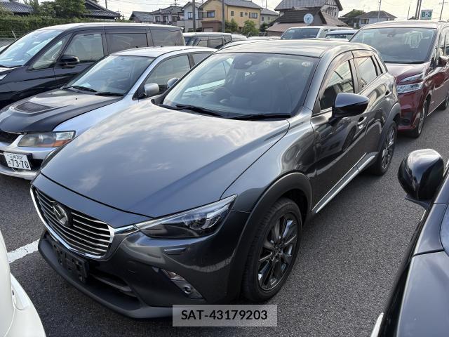 Mazda CX-3 2017-09 8216460-1