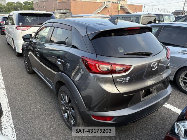 Mazda CX-3 2017-09 8216460-3