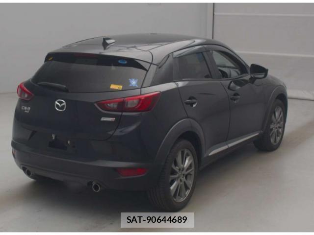 Mazda CX-3 2017-09 8218106-4