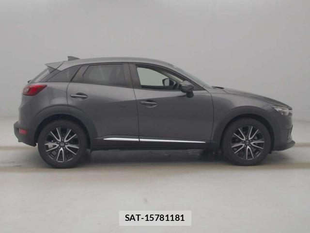 Mazda CX-3 2017-07 8218818-10