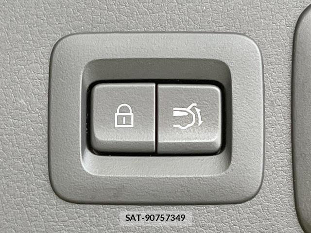 Mazda CX-30 2021-11 8223964-4