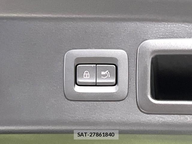 Mazda CX-30 2022-06 8224369-5