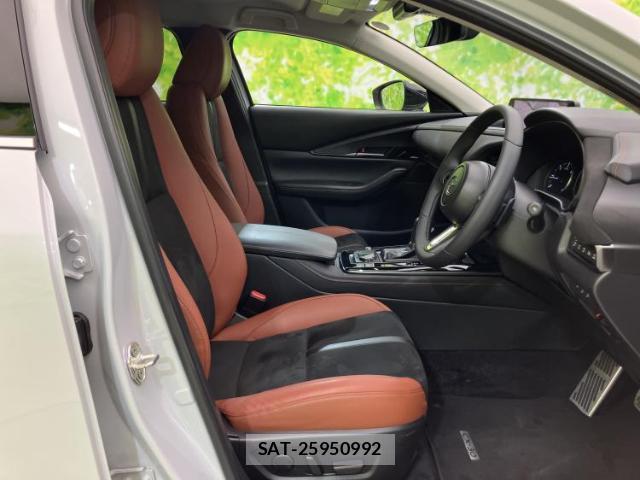 Mazda CX-30 2023-11 8225146-4