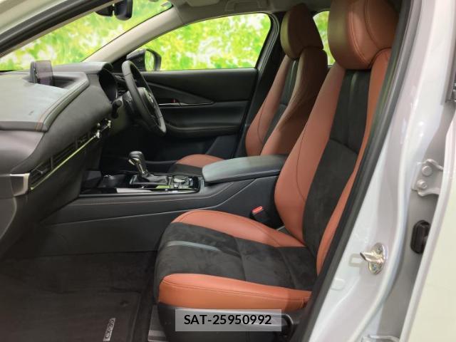 Mazda CX-30 2023-11 8225146-6