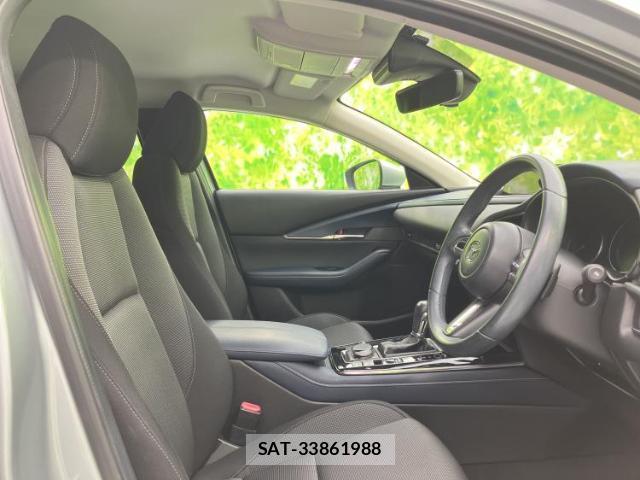 Mazda CX-30 2020-04 8225398-3