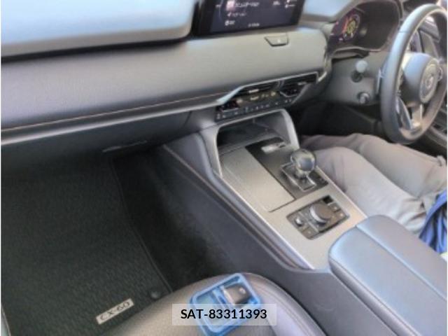 Mazda CX-60 2024-08 8218910-2