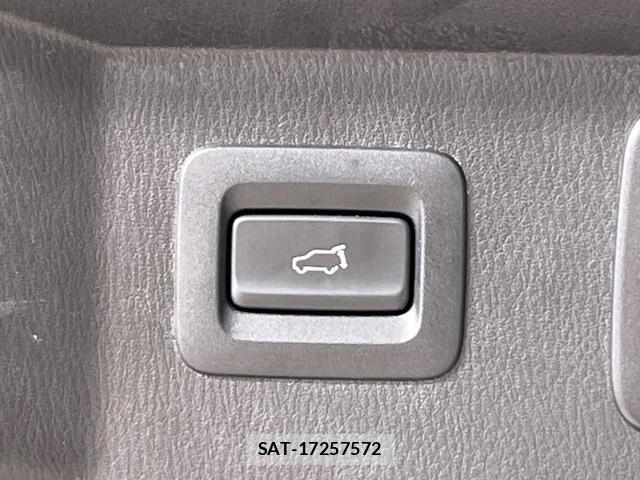 Mazda CX-8 2018-03 8219141-5