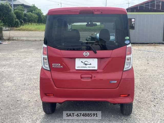 Nissan DAYZ ROOX 2014-05 8221001-1